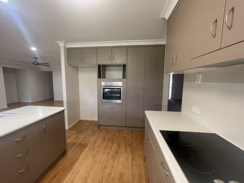 1 Riverside Court, Barellan Point House for rent Listed by Madonna