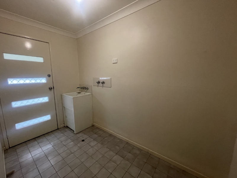 1 Riverside Court, Barellan Point House for rent Listed by Madonna