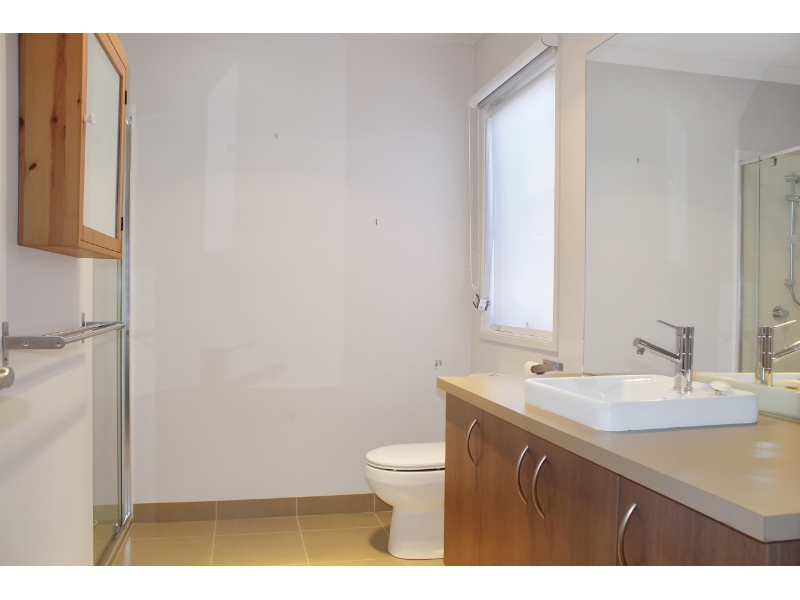 30 Kingfisher Court, Lara House for rent Listed by Nicole Riemer of