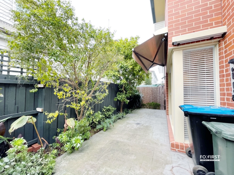27 Normanby Pl, Windsor Apartment for rent Listed by Residential Management Team of Fox First
