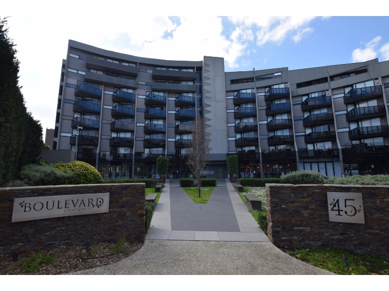 115/45 Edgewater Boulevard, Maribyrnong Apartment for rent Listed by Lauren Turner of Bow