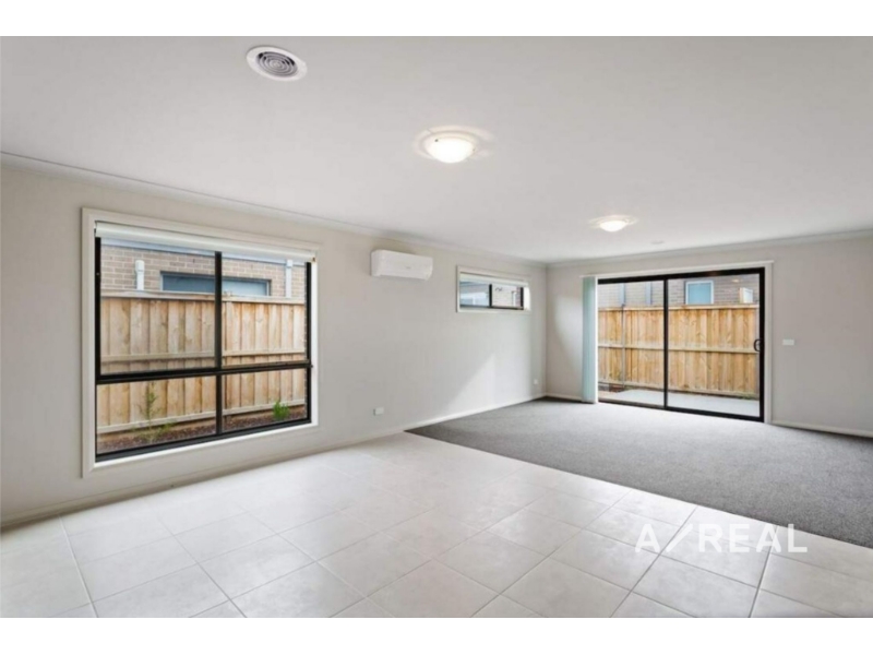53 Madeira Street ARMSTRONG CREEK VIC 3217