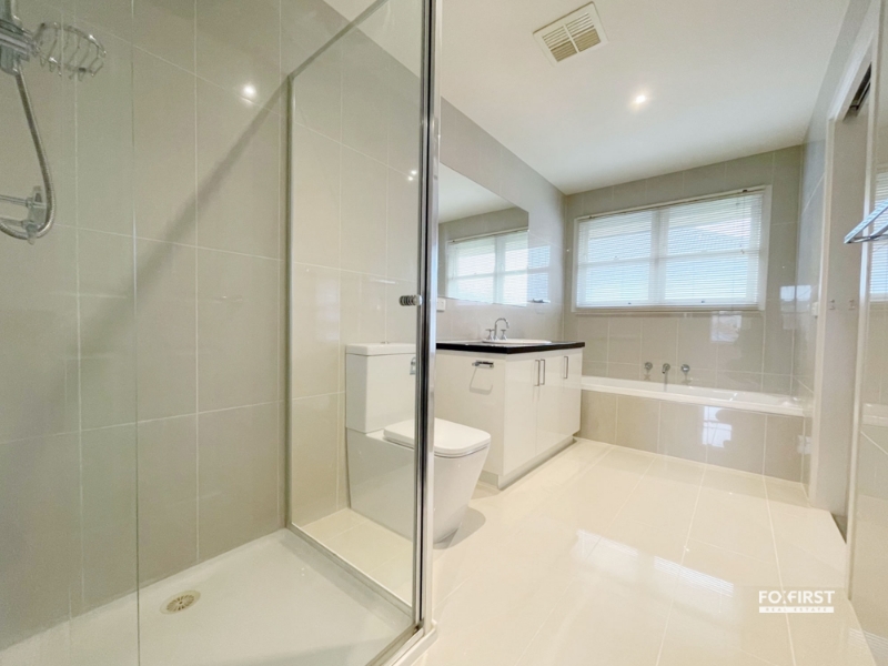 27 Normanby Pl, Windsor Apartment for rent Listed by Residential Management Team of Fox First