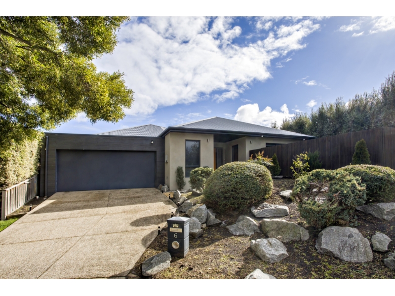 6 Merlot Court Frankston South VIC 3199