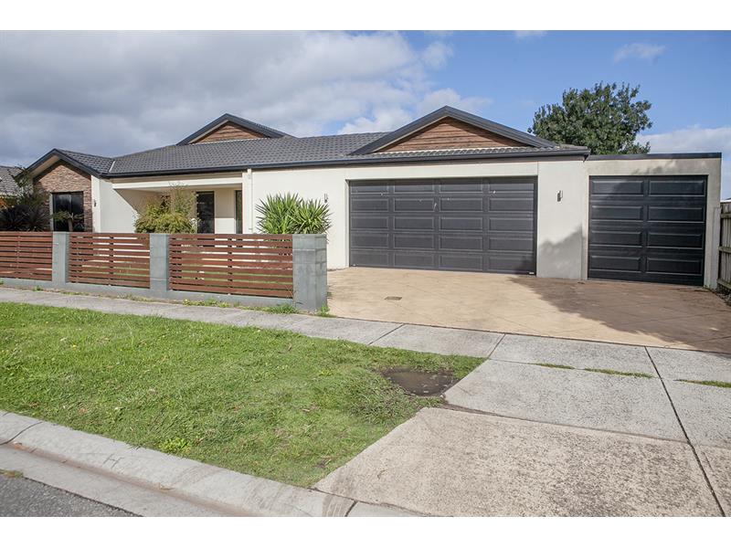 13 Cleopatra Drive Cranbourne VIC 3977