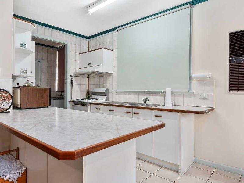 89 Forest Road, FERNTREE GULLY House for rent Listed by Edy Chandra