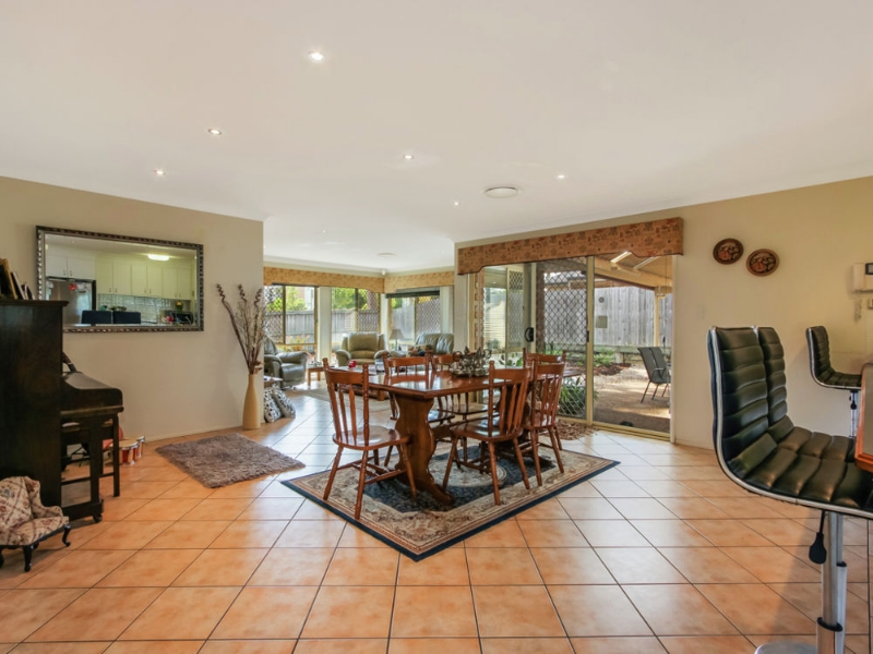 30 Balmoral Place, FOREST LAKE House for rent Listed by Jess Cleveland of Coronis West