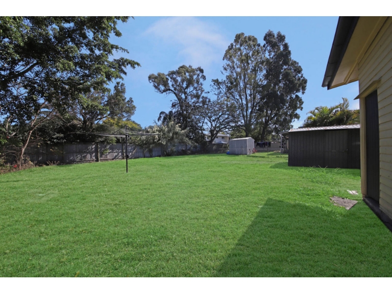 167 South Station Road, SILKSTONE House for rent Listed by Jess