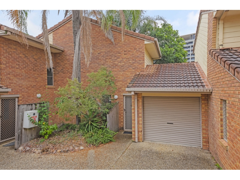 6/10 Mungar Street, MAROOCHYDORE House for rent Listed by Taylor Smallwood of Coronis