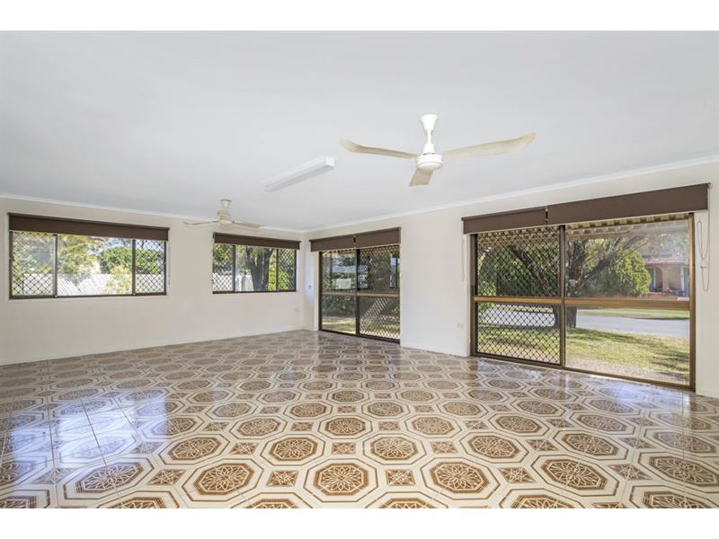33 Learmonth Street, STRATHPINE House for rent Listed by Coralleigh
