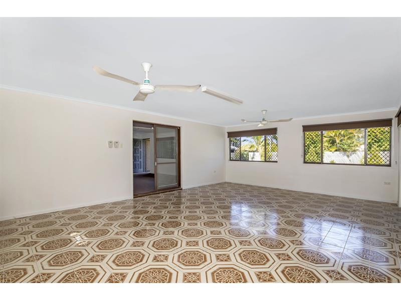 33 Learmonth Street, STRATHPINE House for rent Listed by Coralleigh