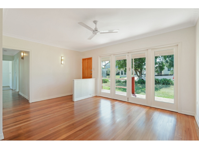 4 Gresford Street, CHERMSIDE WEST House for rent Listed by Christine