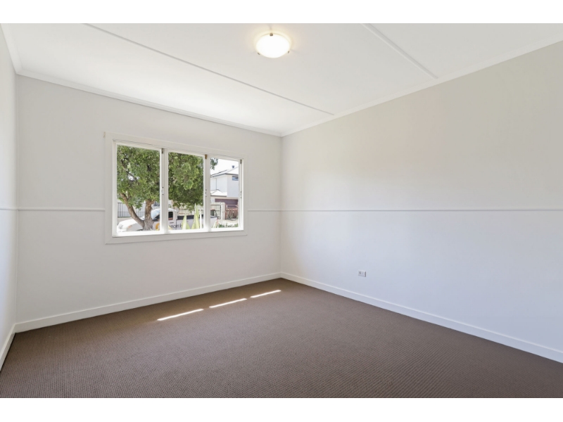 4 Gresford Street, CHERMSIDE WEST House for rent Listed by Christine