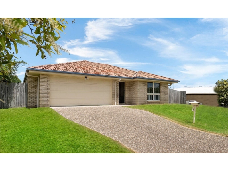 15 Hanover Drive, PIMPAMA House for rent Listed by Shelly Graham of Coronis Gold Coast