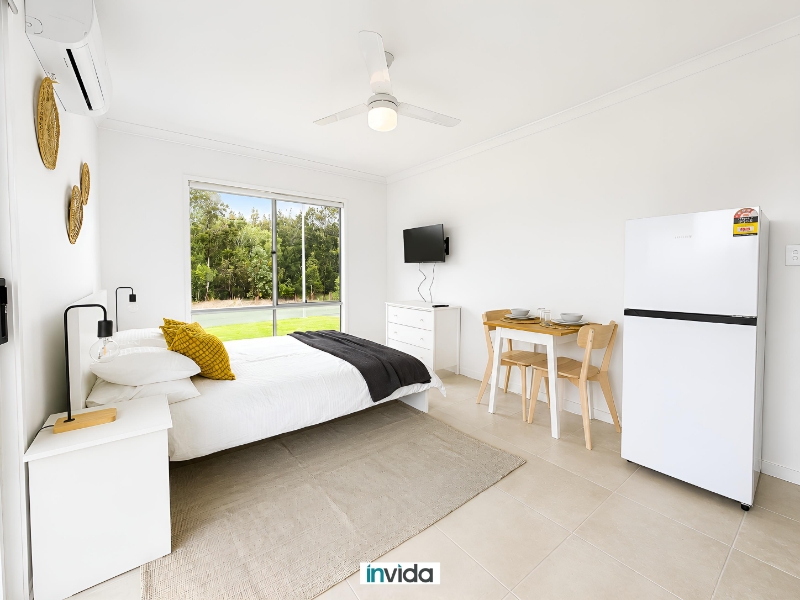 PRIVATE AND SECURE ROOM IN A NEW SHARED ...