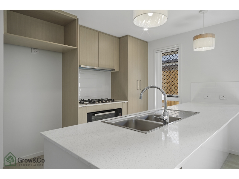 78 Bloomfield Esplanade, South Maclean House for rent Listed by