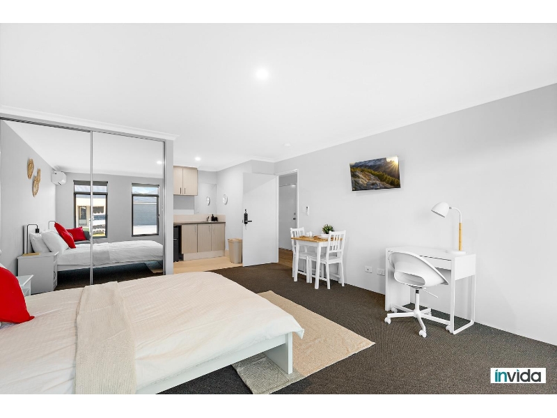 Fully Furnished, Lockable Ensuite Room In Shared House. Save On Bills! Price Includes Utilities And Wi-Fi.