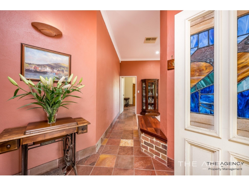 27 Aldersea Circle, Clarkson House for rent Listed by Isabella Di