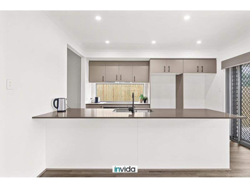 Private, Lockable Ensuite Room In A Modern Shared House. Utilities And Internet Included In Rent- Hassle Free Living! thumbnail 3