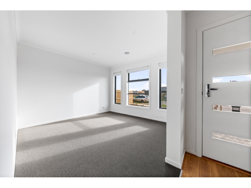 59 Whitfords Dr, Armstrong Creek House for rent Listed by Kavinda Kudage Don of Linage Pty Ltd