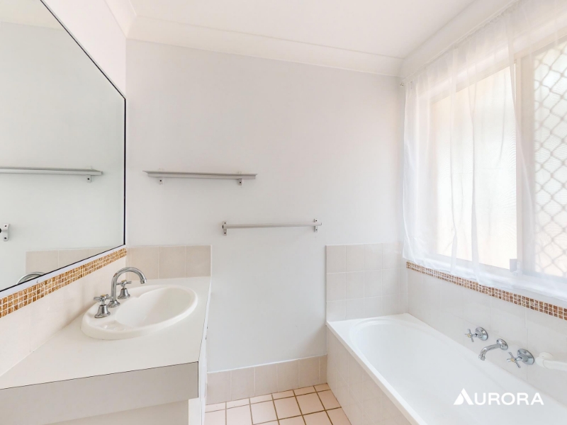 119 Main Street, Redland Bay House for rent Listed by Leasing