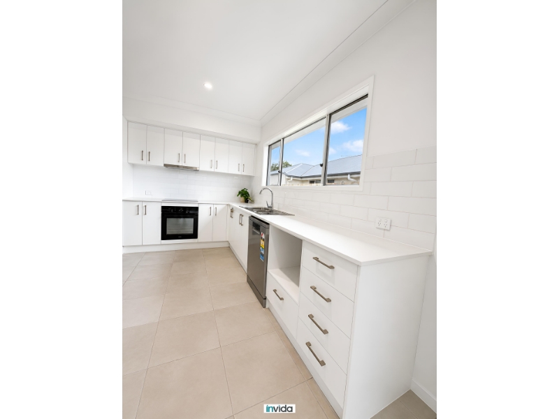 Private And Secure Room With Sitting Area In A New Shared House - Internet & Bills Included! Multiple Rooms Available! thumbnail 6