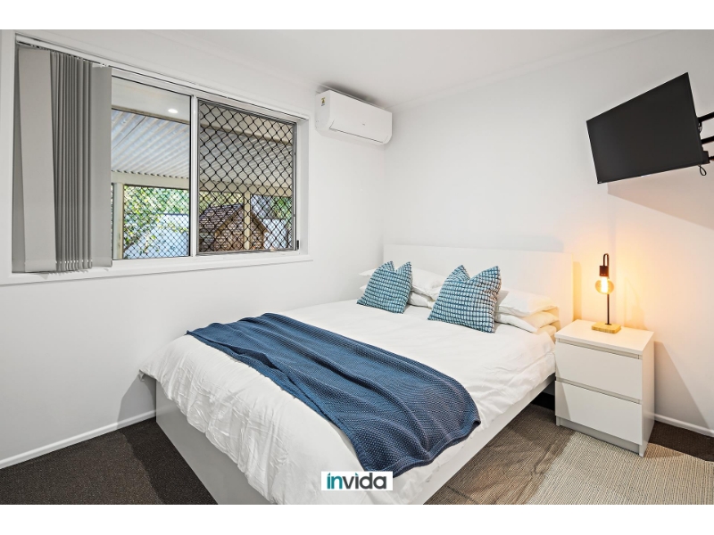 INDEPENDENT LIVING WITHOUT BREAKING THE BANK! PRIVATE, LOCKABLE ROOM WITH SITTING AREA. WI - FI and UTILITIES INCLUDED IN RENT! image 1