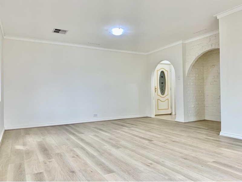 74 Hillwood Avenue, Warwick House for rent Listed by Erica Kilmurray