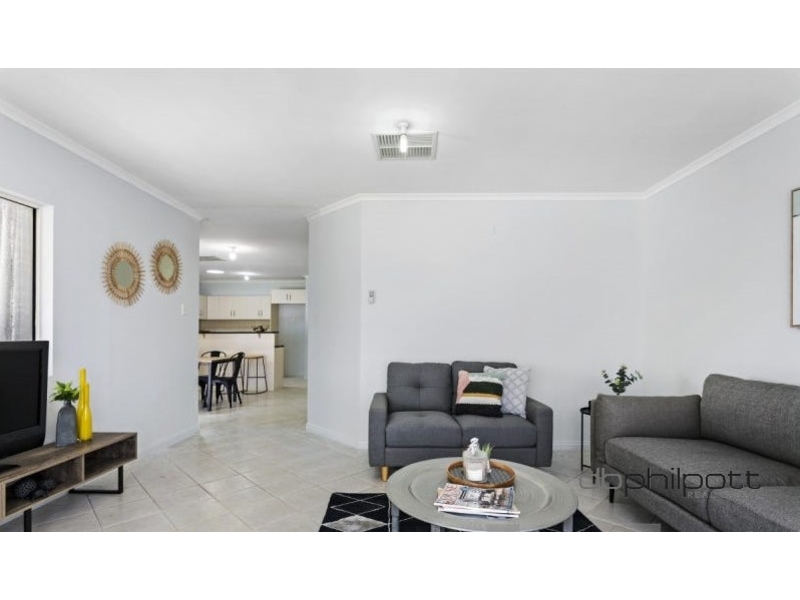 22b York Place, Woodville North House for rent Listed by of D B