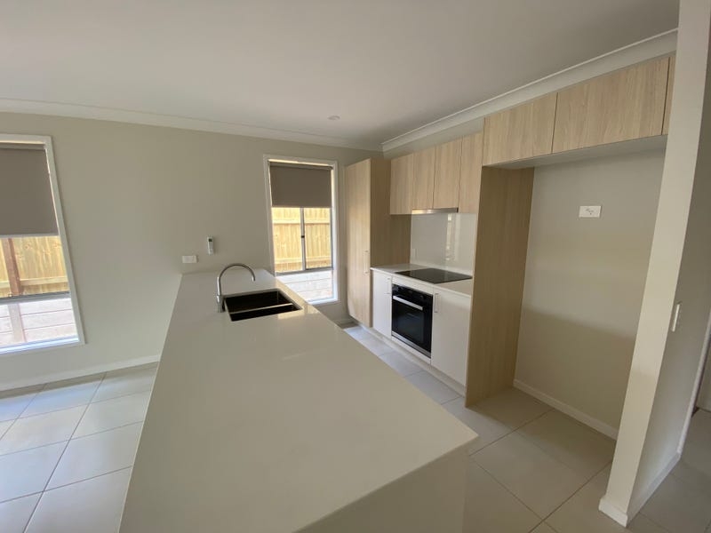 14 Marigold Street, ELLEN GROVE House for rent Listed by Worldlink