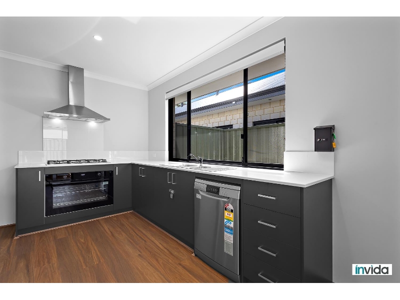Private & Fully Furnished Room With Ensuite Room In A Brand-New Shared House - Utilities & Internet Included! image 7