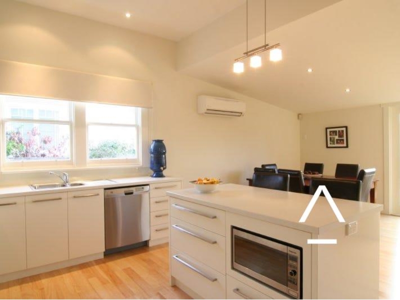 8 Belhaven Crescent, NEWSTEAD House for rent Listed by Samantha