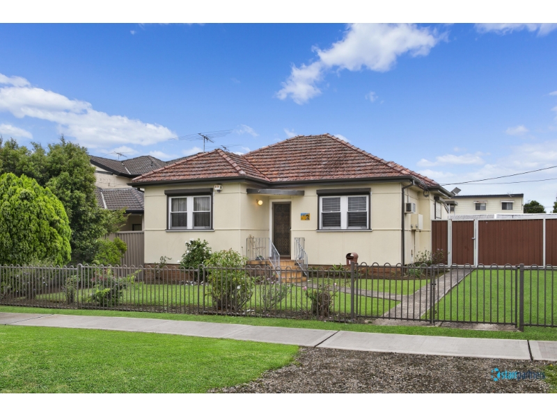 1 Cross Road, MERRYLANDS House for rent Listed by Starr Partners