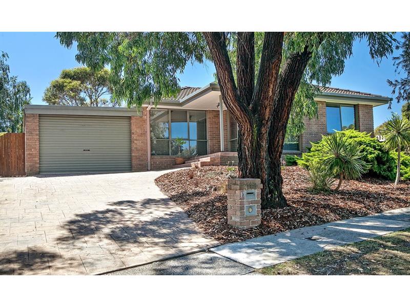 19 Melaleuca Crescent Langwarrin VIC 3910