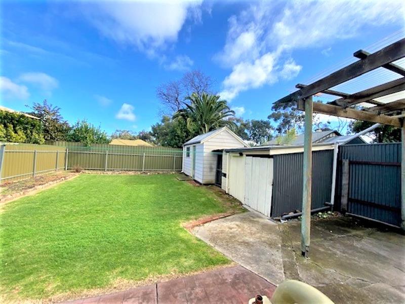 10 East Avenue, BLACK FOREST House for rent Listed by Xenia Ioannou of Alexa Real Estate