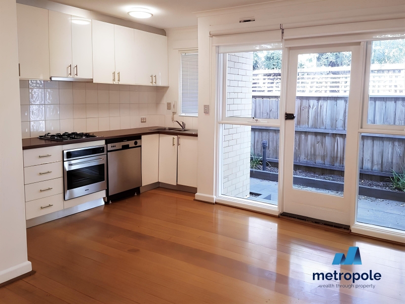 1/3 Avoca Avenue ELWOOD VIC 3184