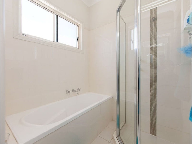 2C Alexander Avenue, Ashford Townhouse for rent Listed by Kara Doyle