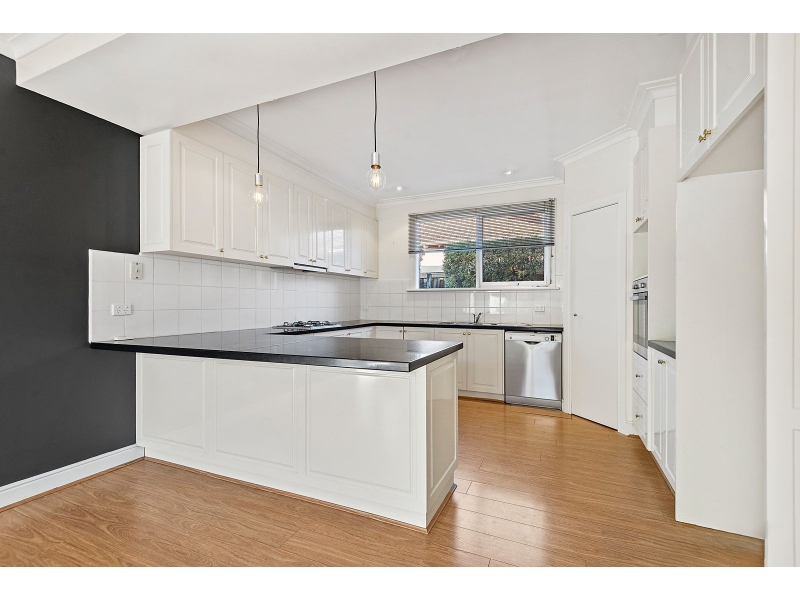 1/152 Burke Street, Glen Iris House for rent Listed by William