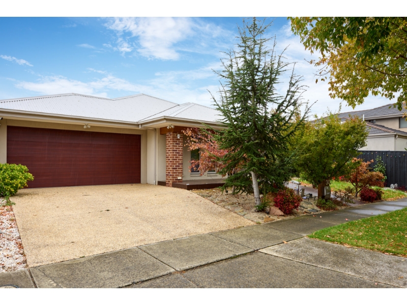 30 Somerfield Drive South, Keysborough House for rent Listed by