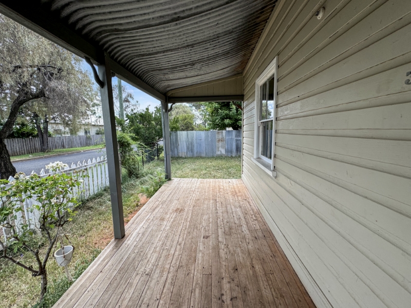 32 King Street, Coonabarabran House for rent Listed by Rachael Picton of Managed By Kate