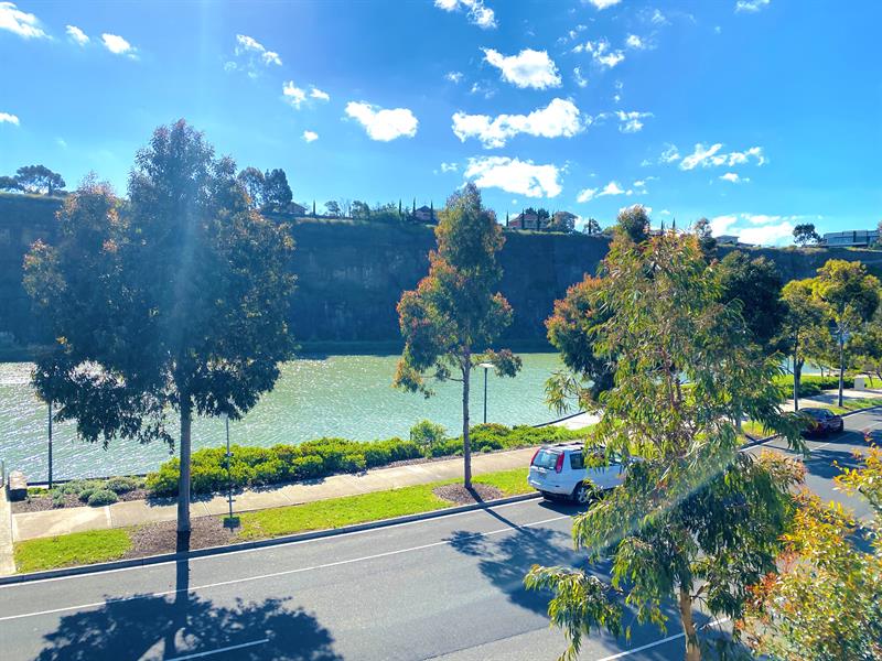 126 Valley Lake Boulevard, Keilor East House for rent Listed by