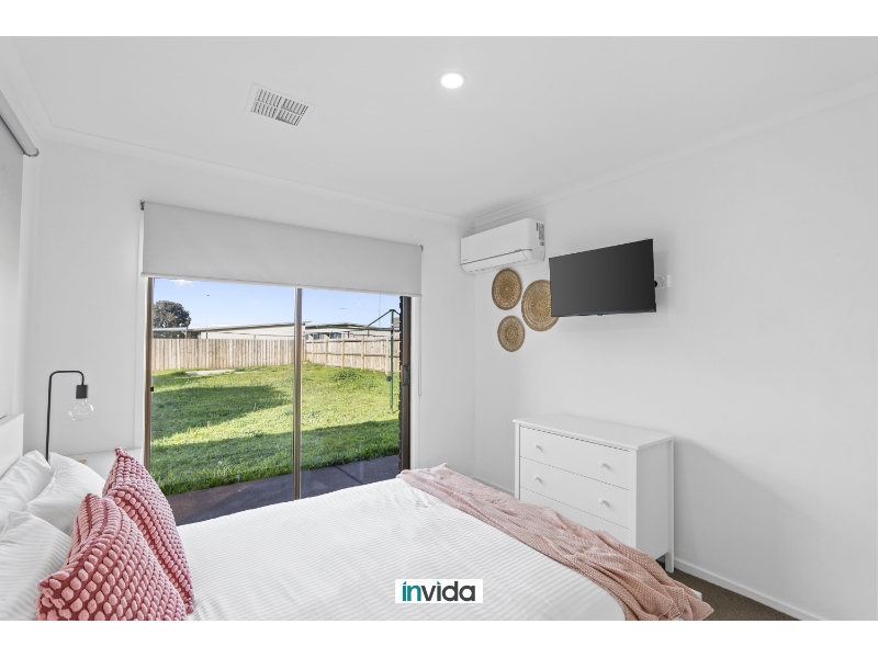 2/63 Northleigh Ave Craigieburn VIC 3064