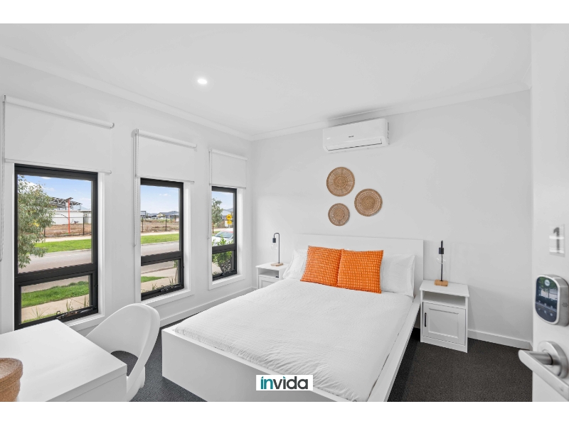 1/35 Wild Goose Way Clyde North VIC 3978