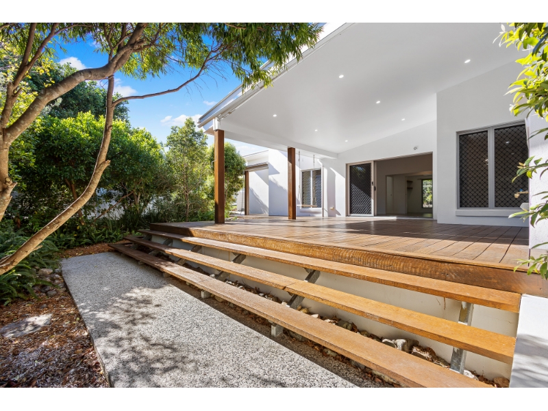 4 Liberty Place SUNRISE BEACH QLD 4567