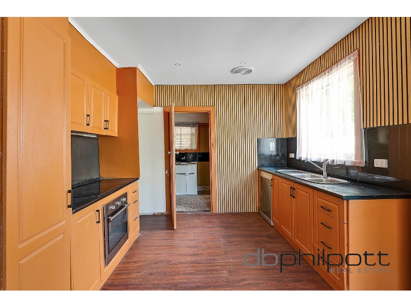 9 McKenzie Road, Elizabeth Downs, Elizabeth Downs - Thumbnail 5
