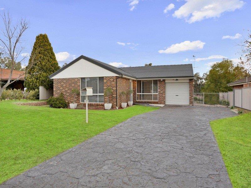 17 Todd Place MOUNT ANNAN NSW 2567