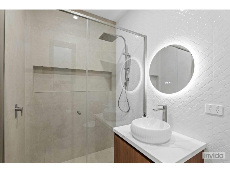 Multiple Rooms Available! Private Suite Style Rooms, Own Ensuite & Kitchenette. Power, Water & Internet Included! Move In Ready. thumbnail 8