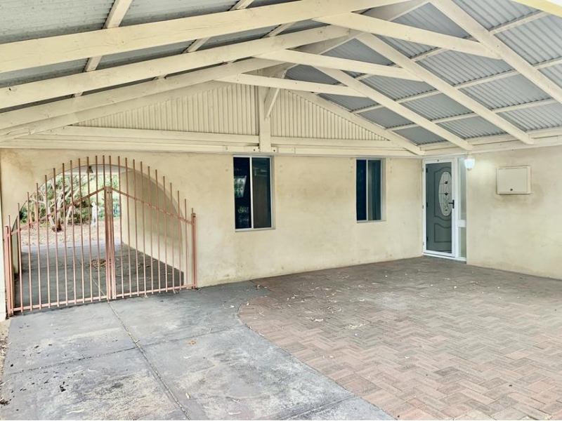 74 Hillwood Avenue, Warwick House for rent Listed by Erica Kilmurray