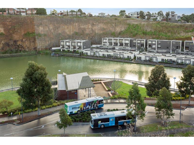 126 Valley Lake Boulevard, Keilor East House for rent Listed by