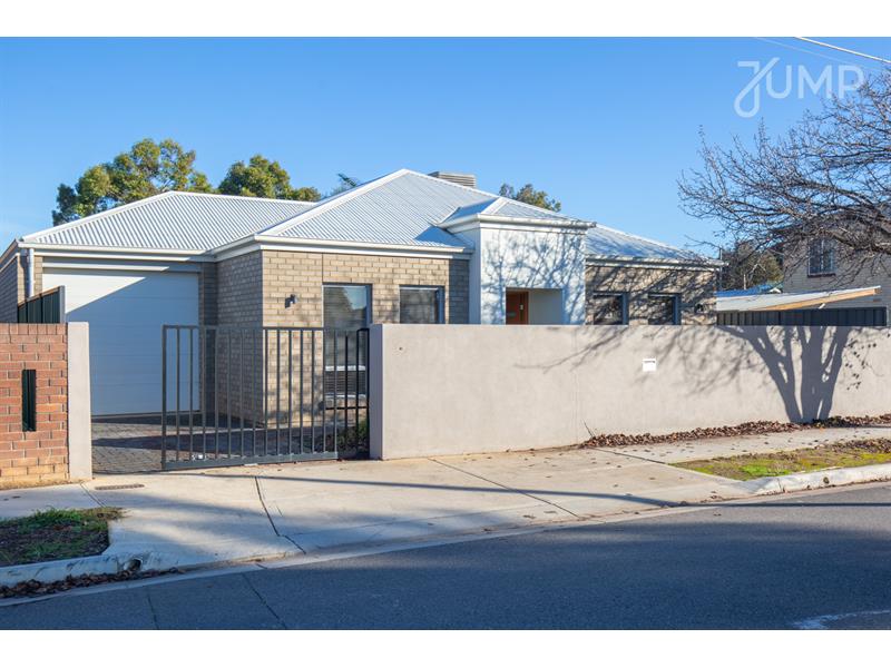 2B St Johns Avenue South, RENOWN PARK House for rent Listed by Lou